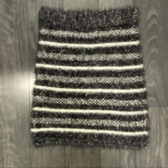 Zara Holiday 2 Piece Outfit, skirt and top - Picture 4 of 9